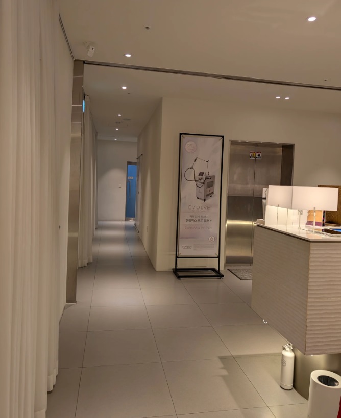 Google review interior photo 02